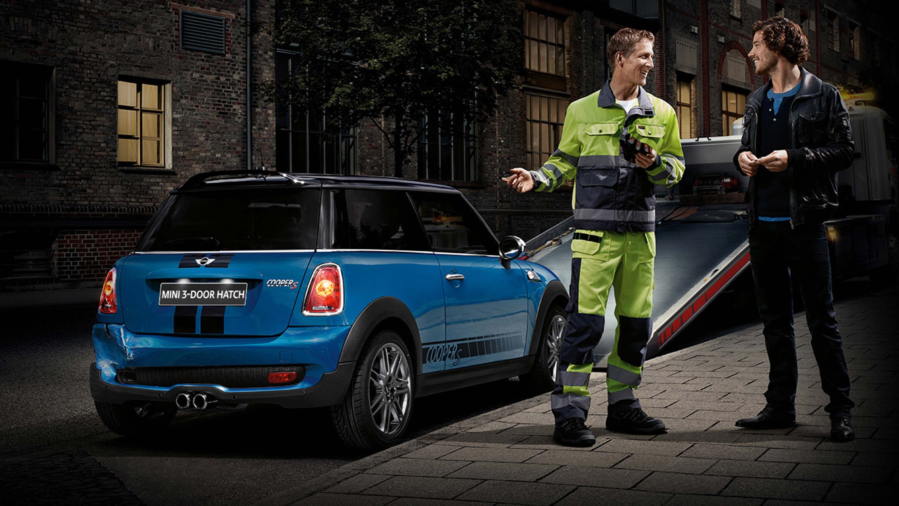 MINI 3-Türer - Panne auf der Straße.